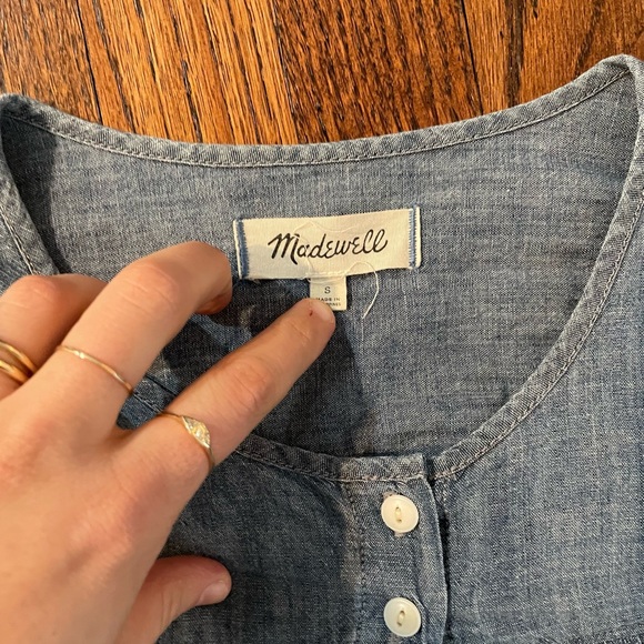 💙Madewell Chambray Ruffle Top - Picture 4 of 5